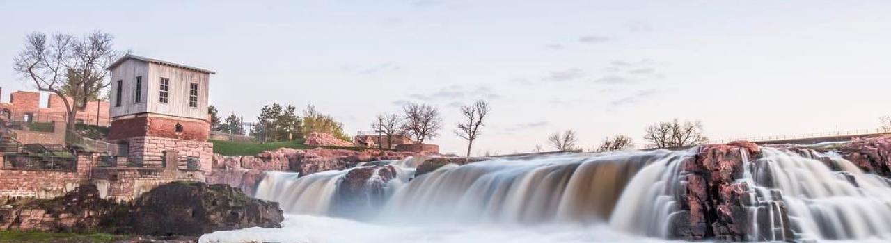 瀑布公園的壯觀蘇瀑布實景
