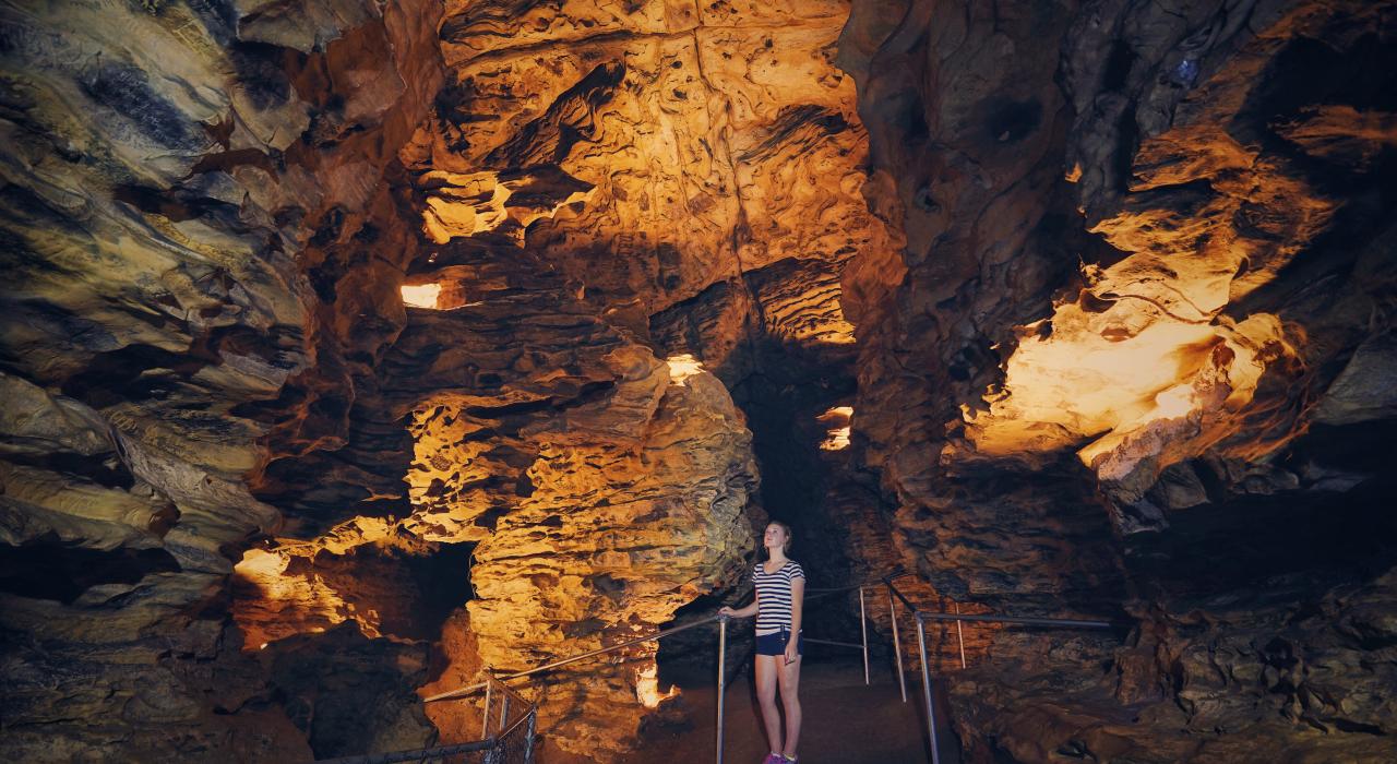 The Mark Twain Cave’s impressive layers 