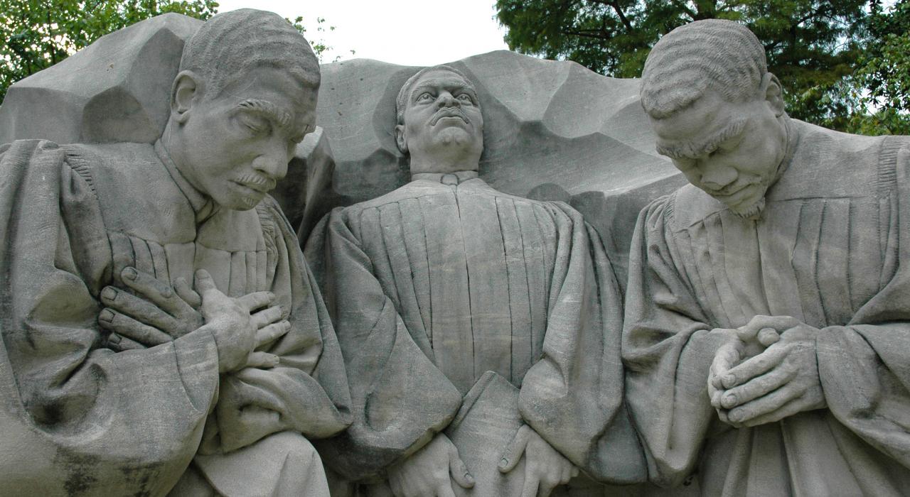 阿拉巴馬州伯明罕市凱利英格朗公園裡的神職人員雕像