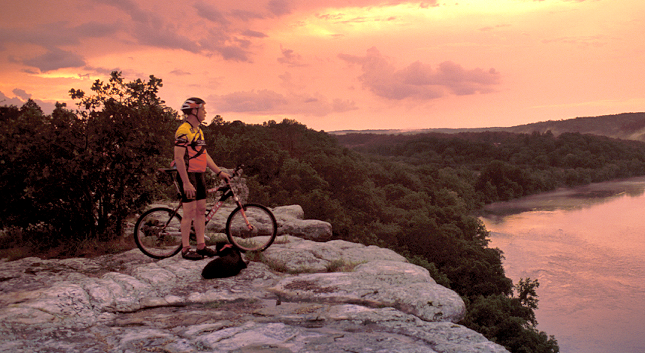 阿肯色州的戶外天堂：奧札克指南 