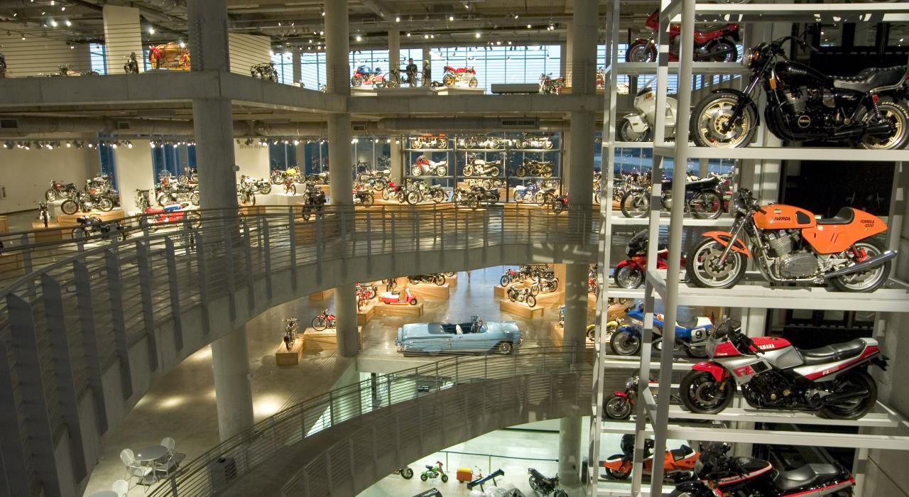 阿拉巴馬州伯明罕的巴伯經典摩托車博物館 (Barber Vintage Motorsports Museum)