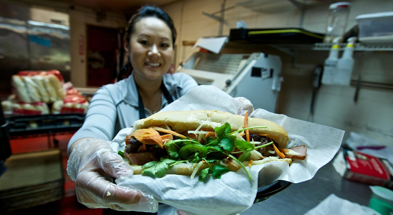 密西西比州比洛克西 Le Bakery 的越南窮小子三明治