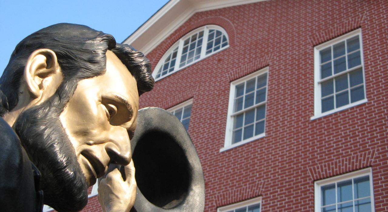 Statue of Abraham Lincoln at The David Wills House