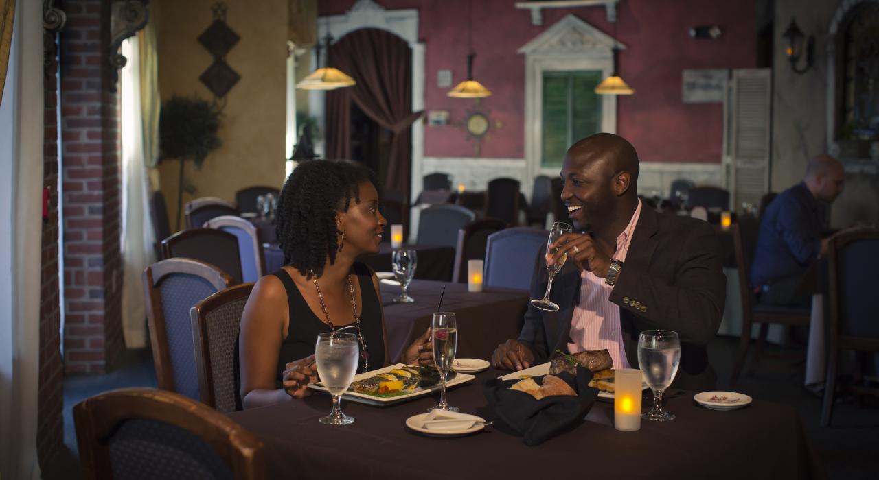 在喬治亞州梅肯的馬可義大利餐館 (Marco Ristorante Italiano) 享用精緻餐飲