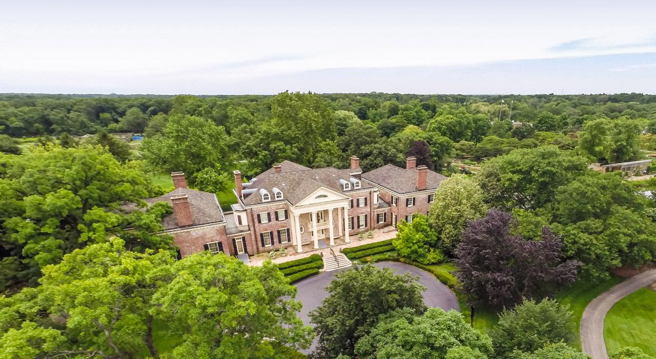 康蒂尼大宅是《芝加哥論壇報》創辦人羅伯特·麥考梅上校舊日的住所