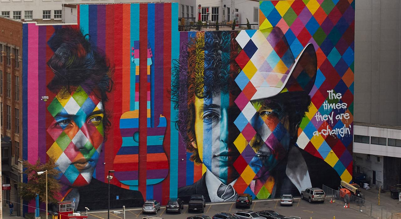 南五街及亨內平大道上歌手巴布‧狄倫的彩繪壁畫