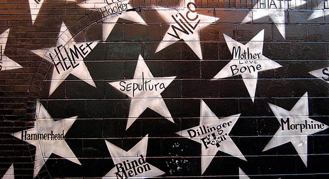 第一大道及第七街入口音樂會場外牆的「星星」藝術作品