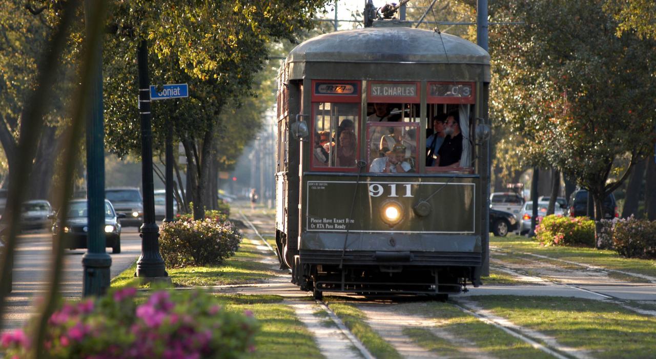 乘坐街車參觀路易斯安那州紐奧良市區 乘坐街車參觀路易斯安那州紐奧良市區