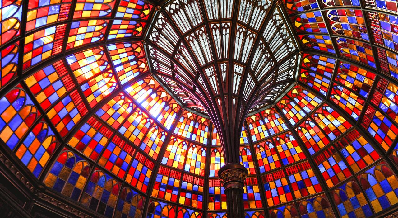 路易斯安那州巴頓魯治舊州國會大廈的彩色玻璃設計