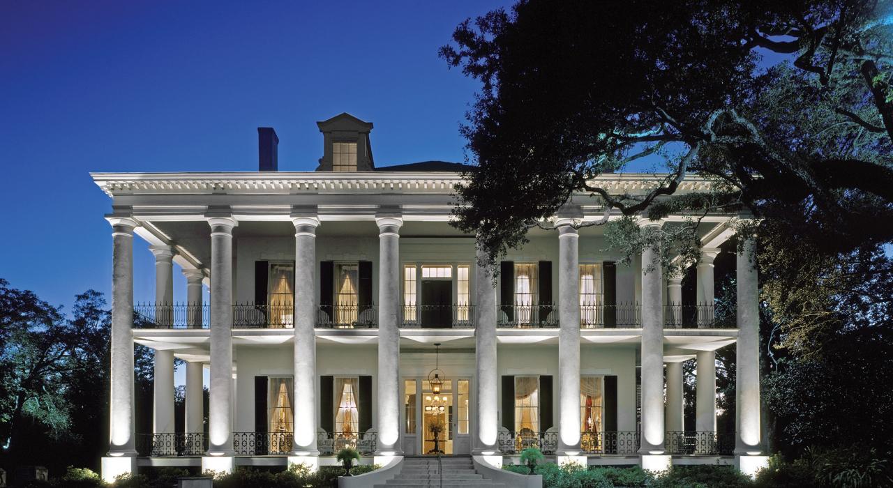 位於密西西比州納奇茲的杜恩萊斯莊園 (Dunleith Plantation) 約建於 1856 年，散發無限歷史魅力，還可以在此借宿一晚。