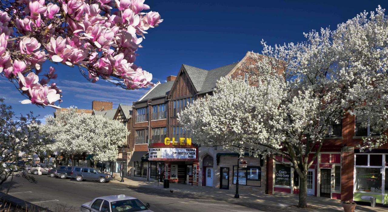 格倫埃林新月大道上歷史悠久的格倫藝術劇場