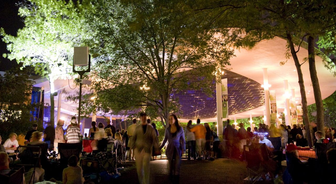 全美歷史最悠久的拉維尼亞戶外音樂節，萬頭攢動的盛況