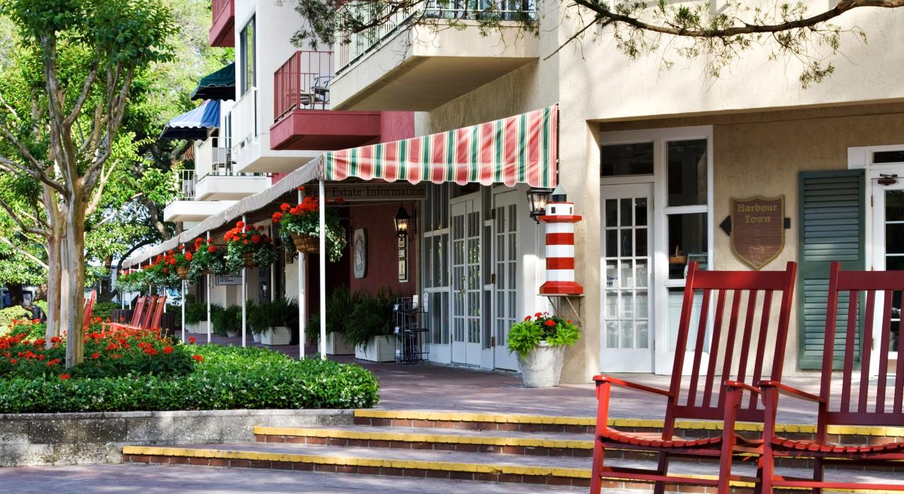 Quaint, colorful shops in Harbour Town