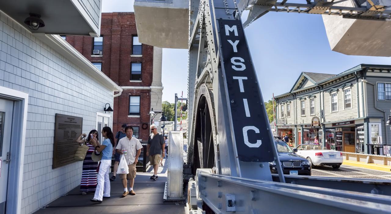 Sightseeing at the Mystic River Bascule Bridge