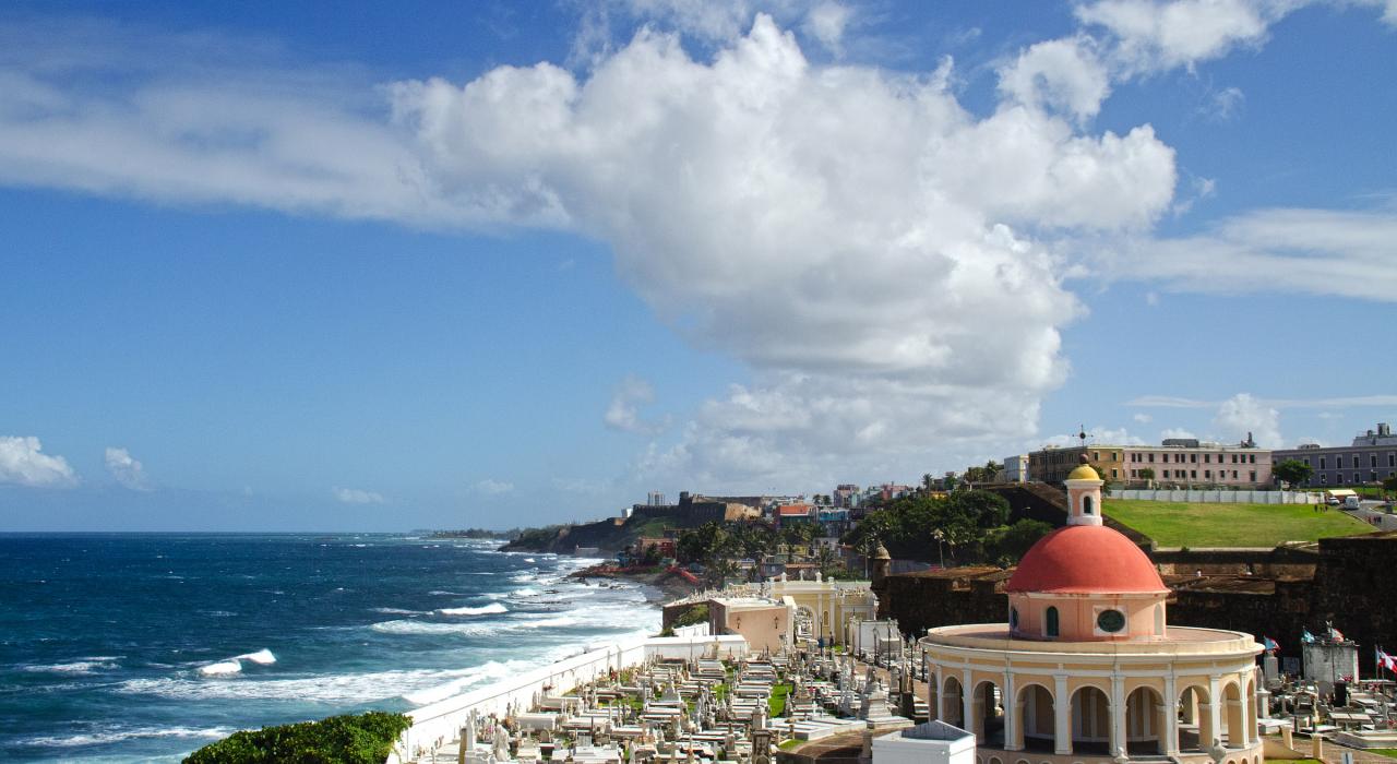 從莫羅城堡眺望聖瑪麗亞馬格達萊納德帕澤斯墓地