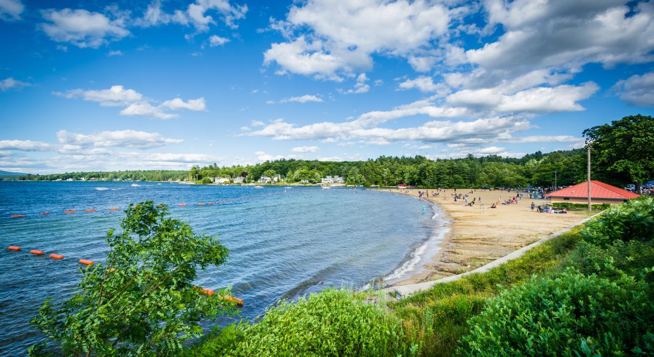 位於威爾斯海灘岸邊的恩迪科特岩石州立公園