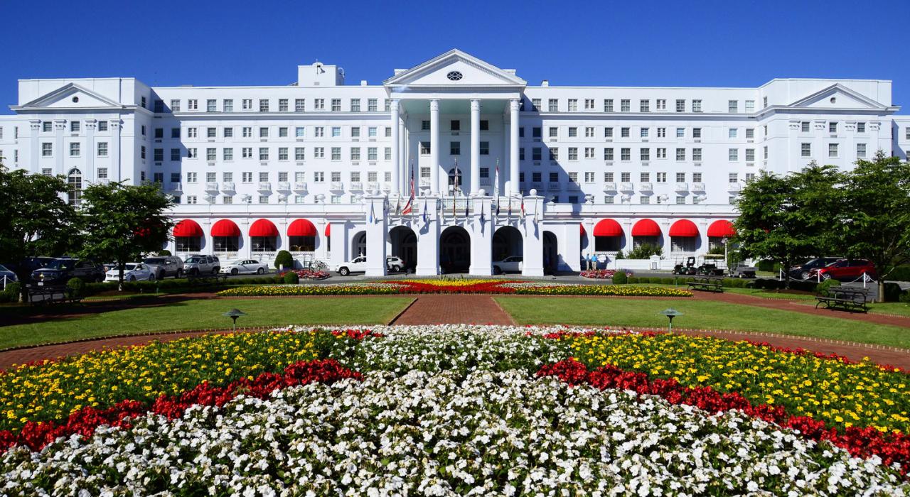 西維吉尼亞州白硫磺噴泉鎮，綠薔薇度假村優美迷人的外觀和室外景觀