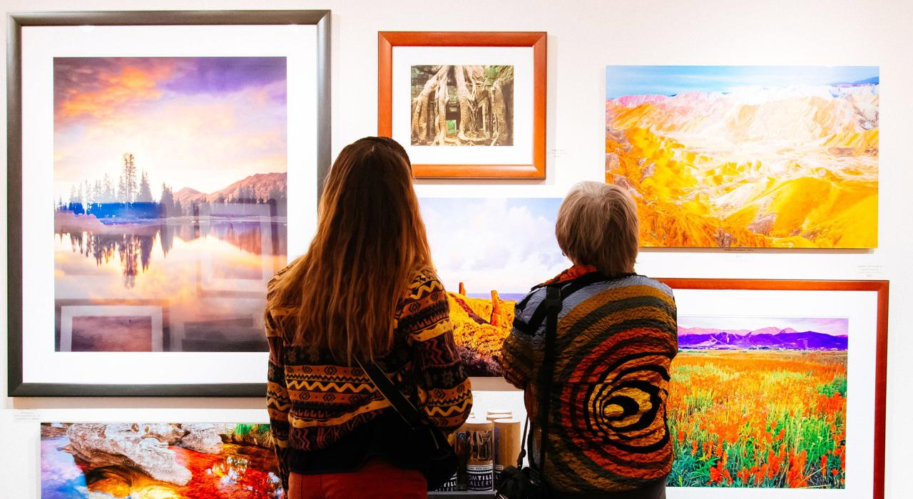 Browsing a gallery on the Moab Art Walk Browsing a gallery on the Moab Art Walk