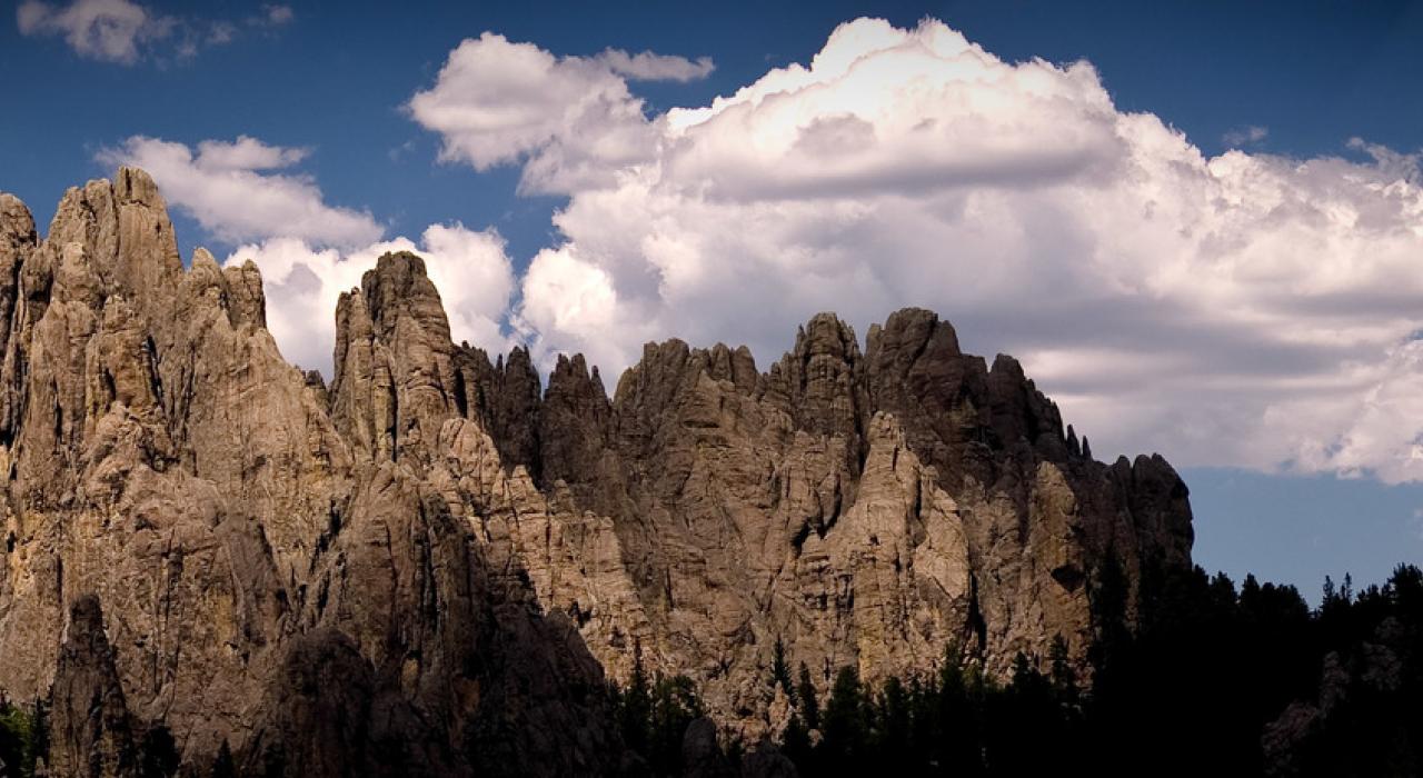 針岩上的光影變化