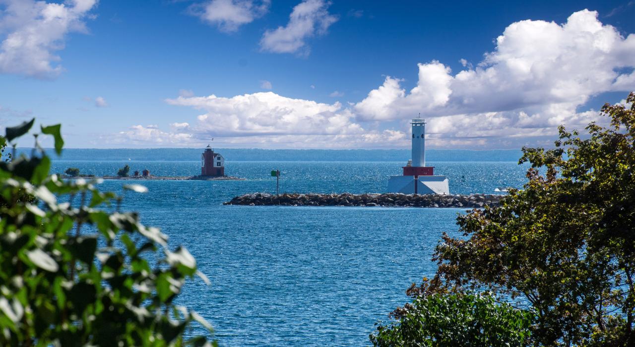 麥基諾島和圓島燈塔是乘船人的明燈 麥基諾島和圓島燈塔是乘船人的明燈