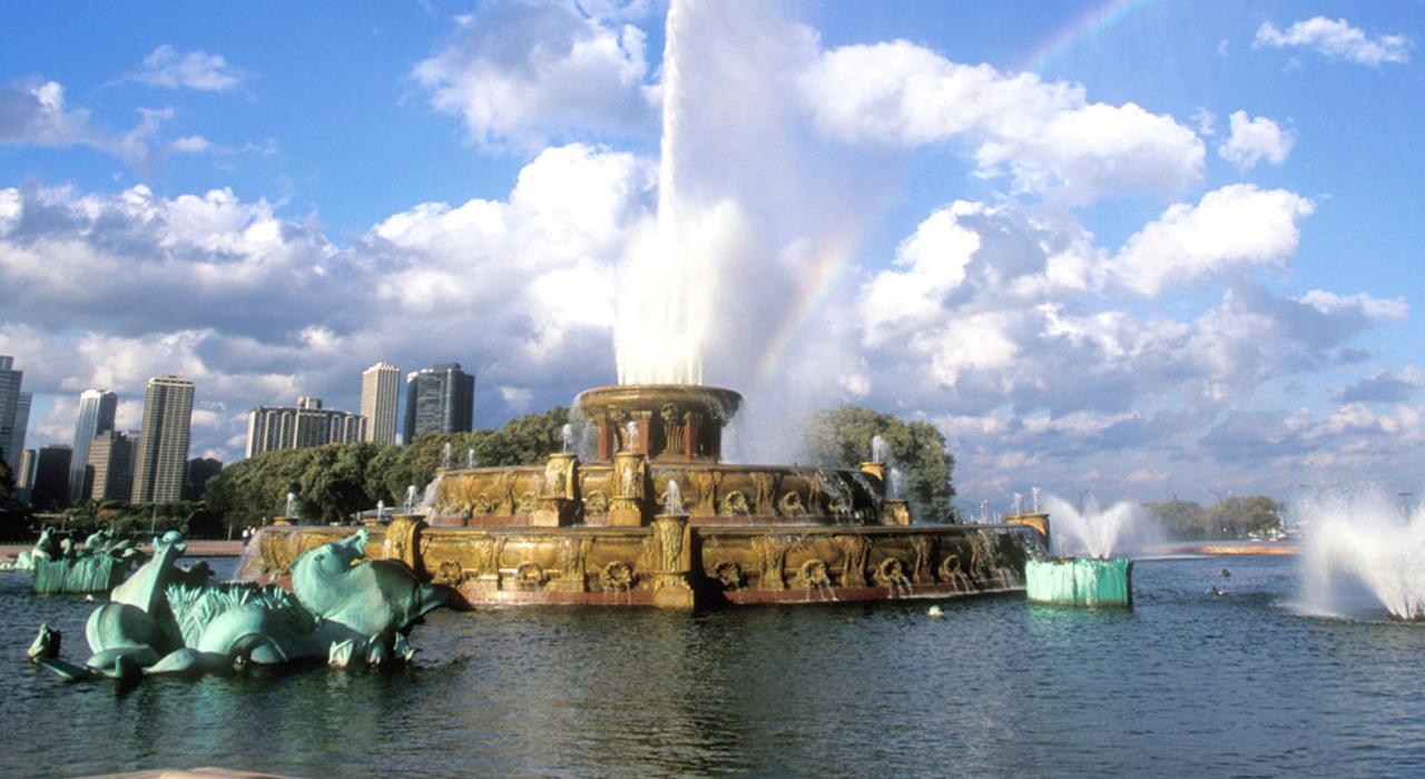 搭乘暱稱為「El」的高架火車，欣賞寧靜的日落美景