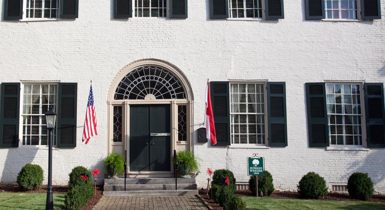 Exterior of the Weeden House Museum in the Twickenham Historic District
