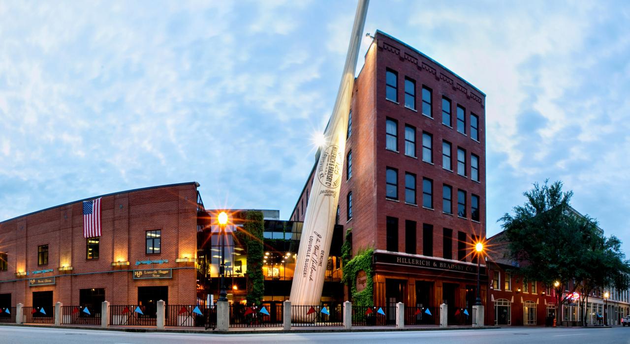 市中心的路易斯維爾棒球博物館與工廠