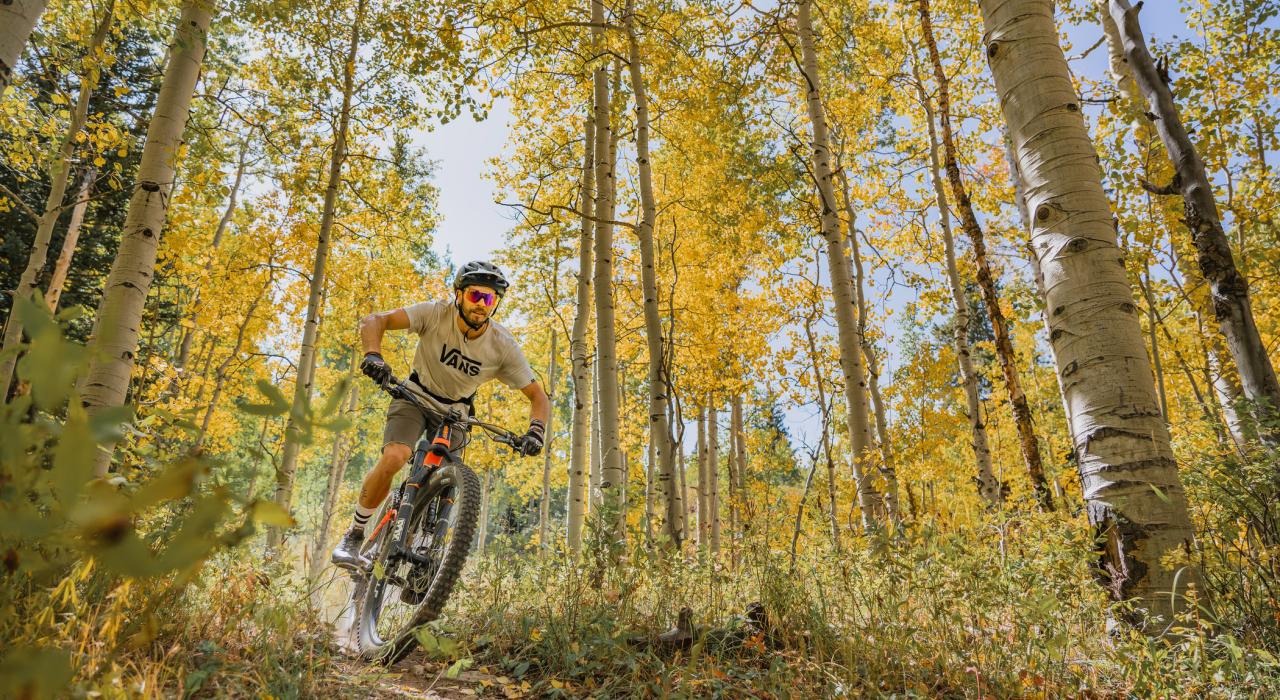 Mountain biking on Tom Blake Trail in Snowmass Mountain biking on Tom Blake Trail in Snowmass