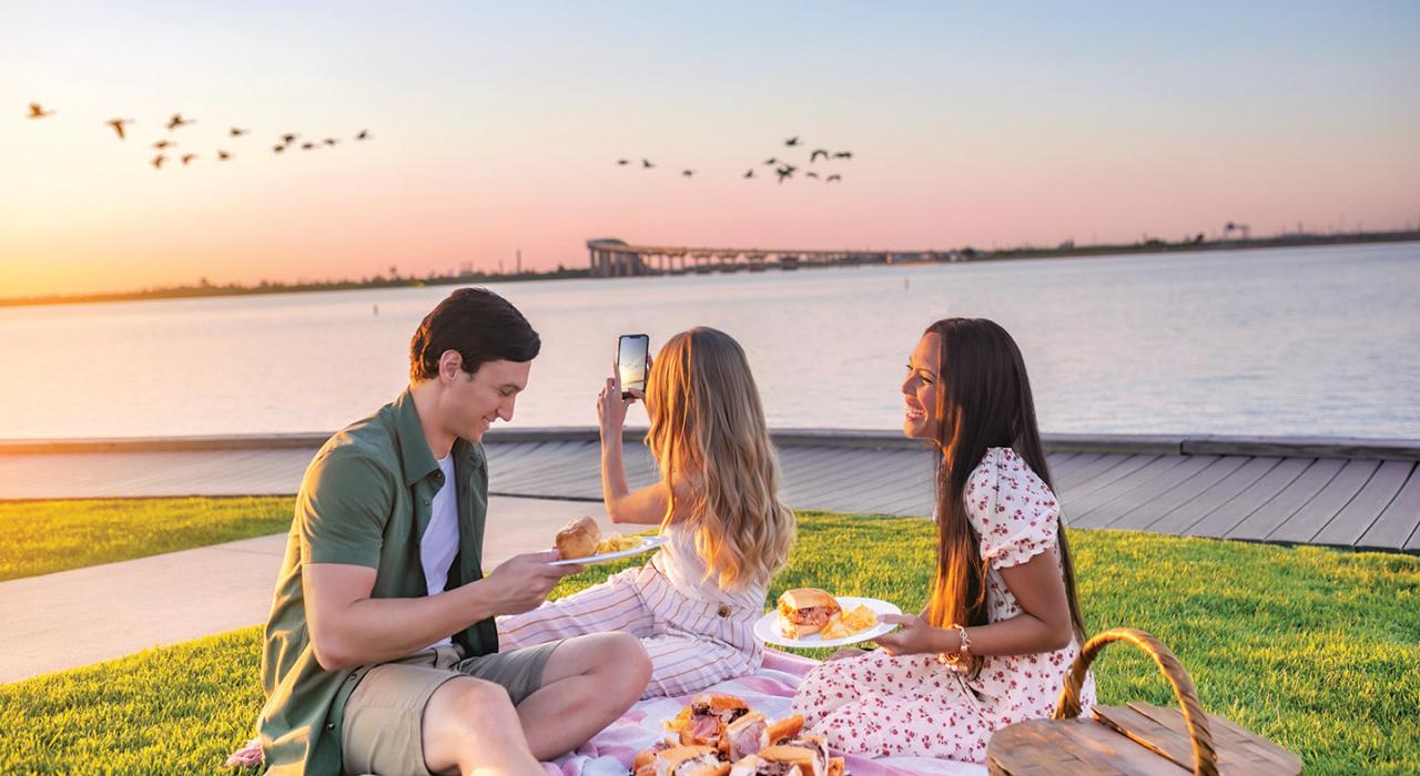 A sunset picnic at Prien Lake Park A sunset picnic at Prien Lake Park