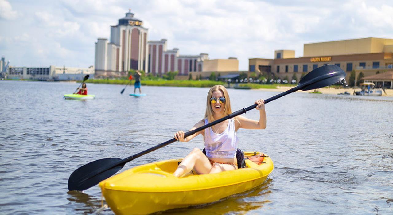Paddling excursion on Contraband Bayou Paddling excursion on Contraband Bayou