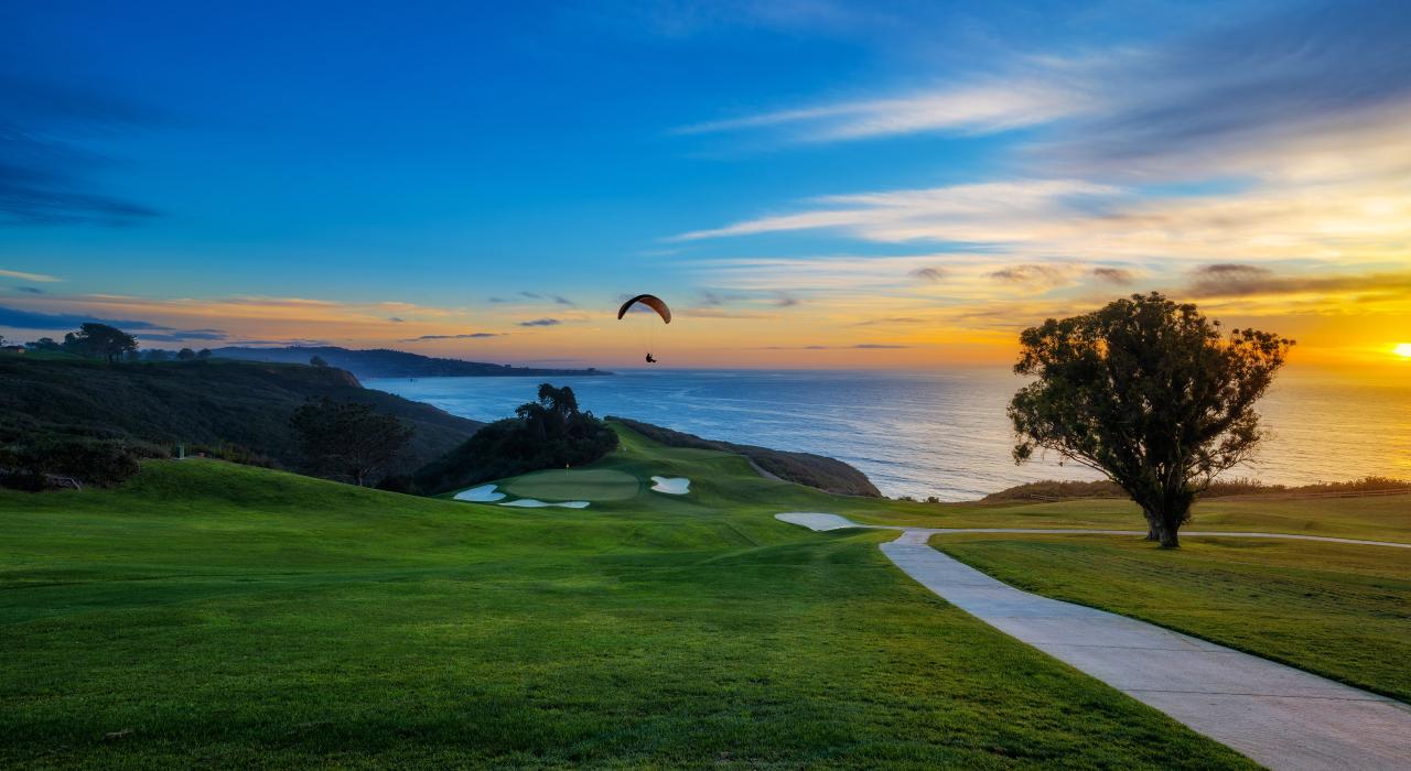 Paragliding over the shoreline at Torrey Pines Gliderport