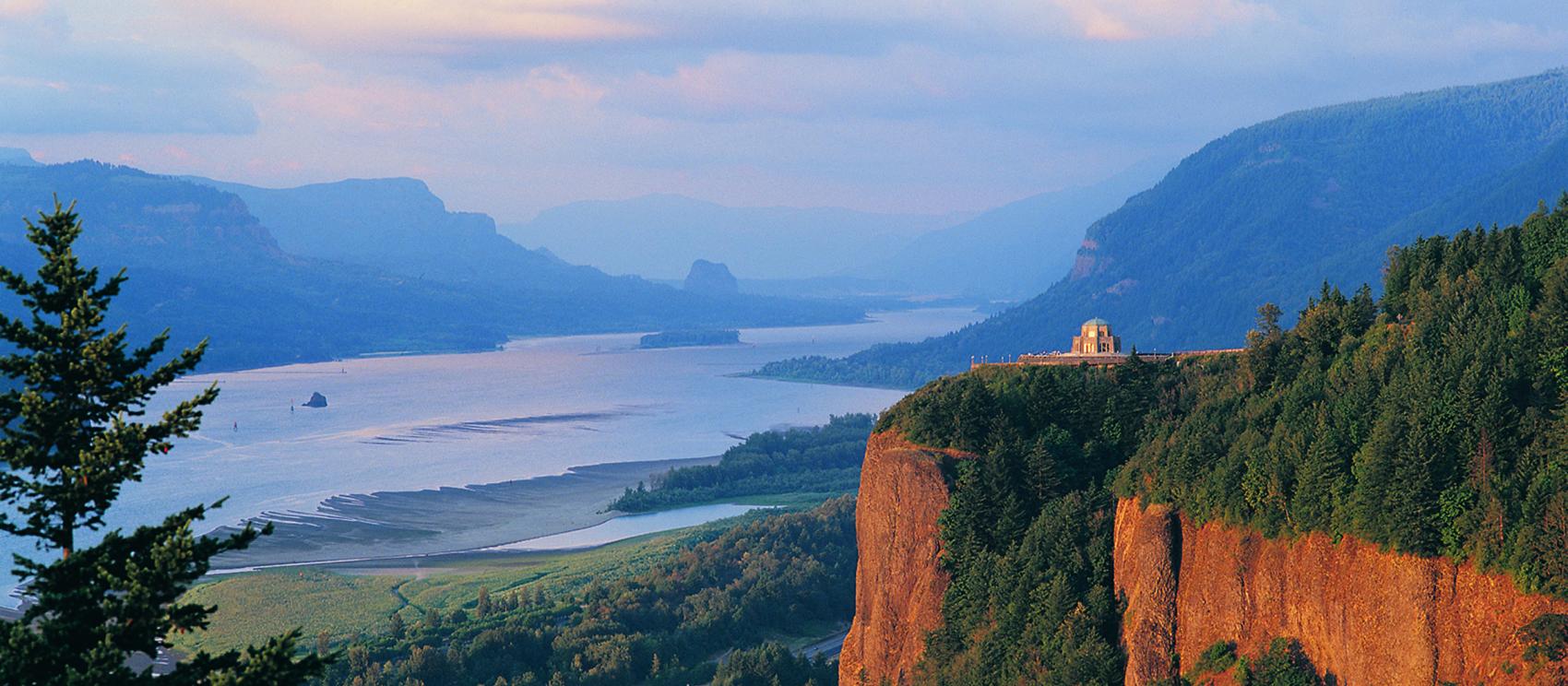 俯瞰哥倫比亞河谷國家風景區