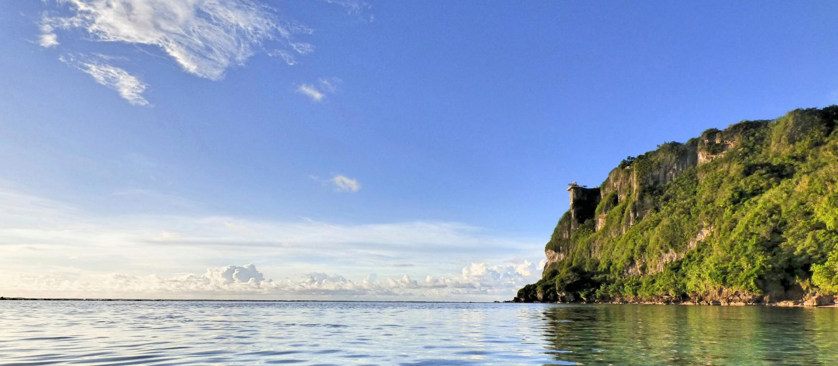 Fafå'I 海灘沿岸的平靜水域 Fafå'I 海灘沿岸的平靜水域