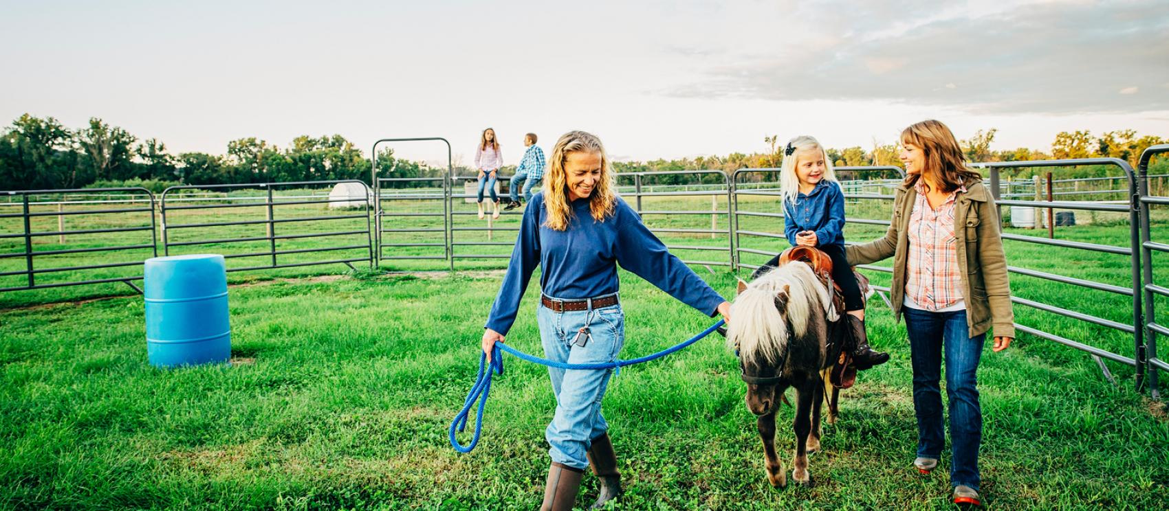 在當地牧場享受親子同歡之樂