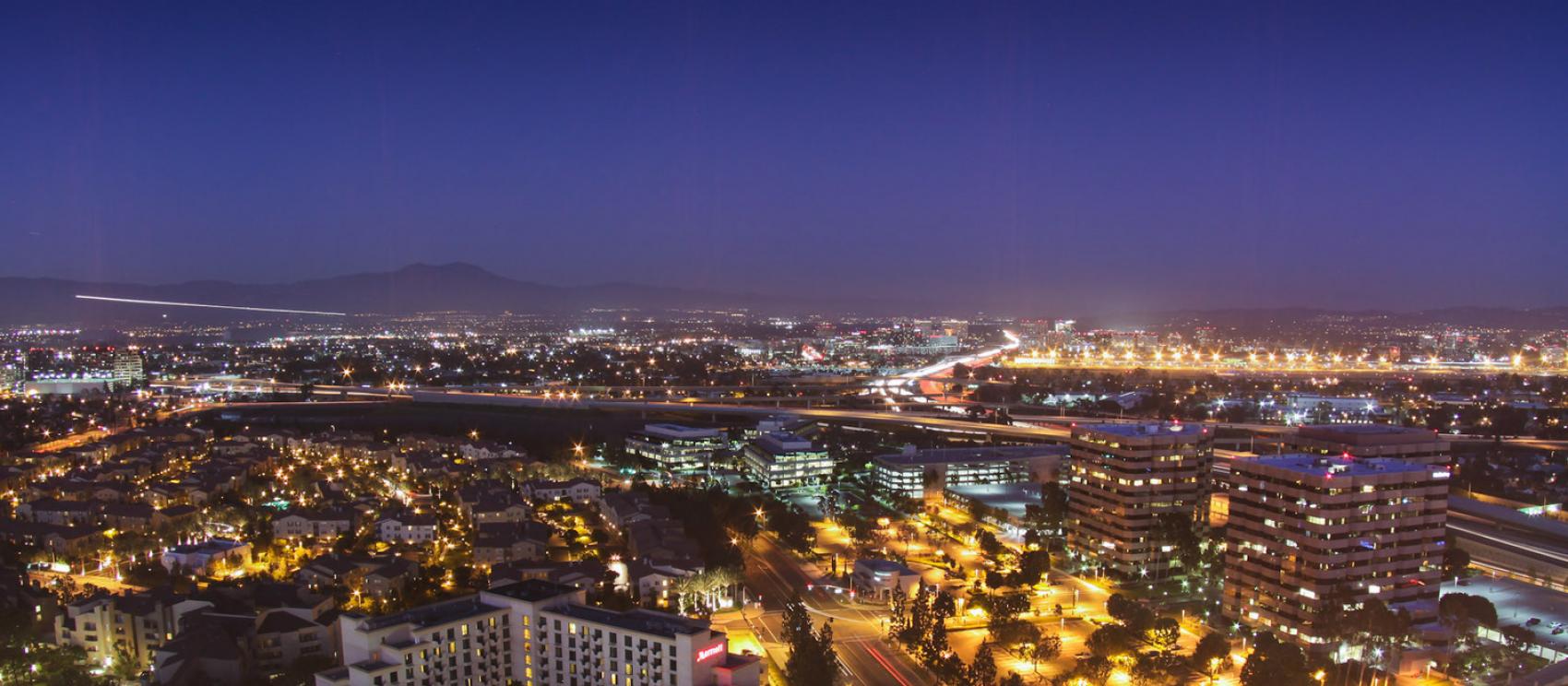 橘郡科斯塔梅薩的燈火景致