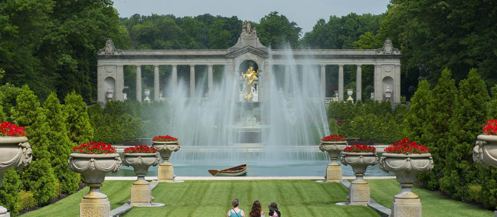威明頓內穆爾宅邸的晴天草地風光 威明頓內穆爾宅邸的晴天草地風光