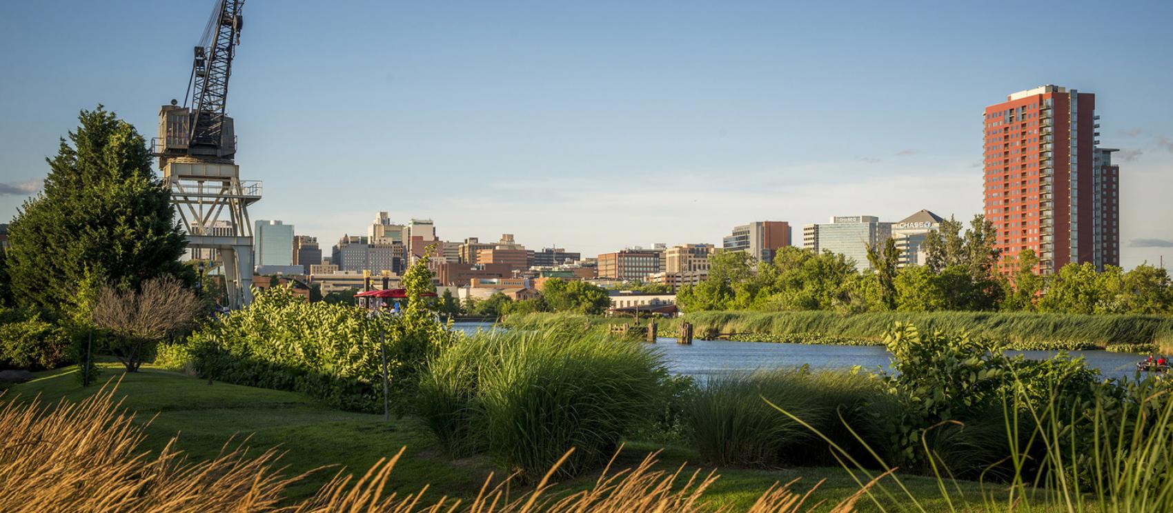 威明頓河濱陽光普照的靜謐景致 威明頓河濱陽光普照的靜謐景致