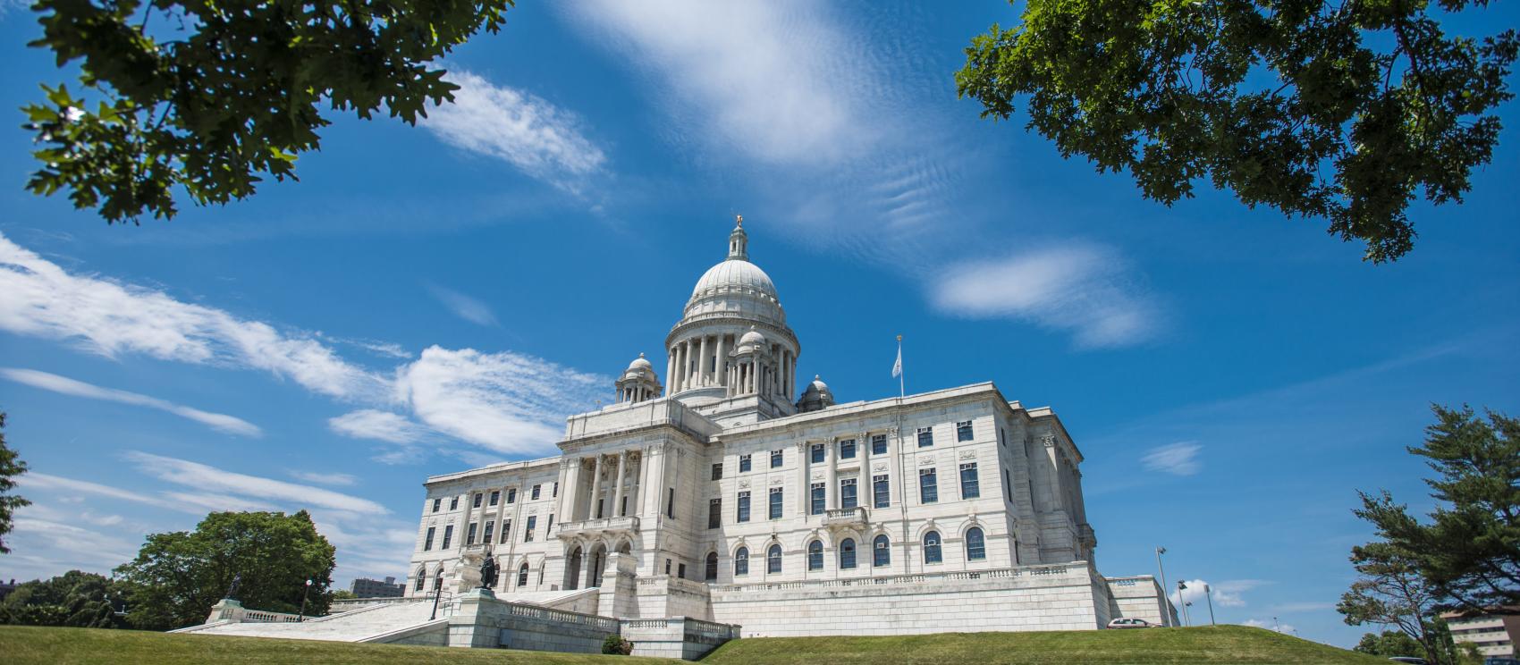 位於首府普洛威頓斯的羅德島州議會大廈