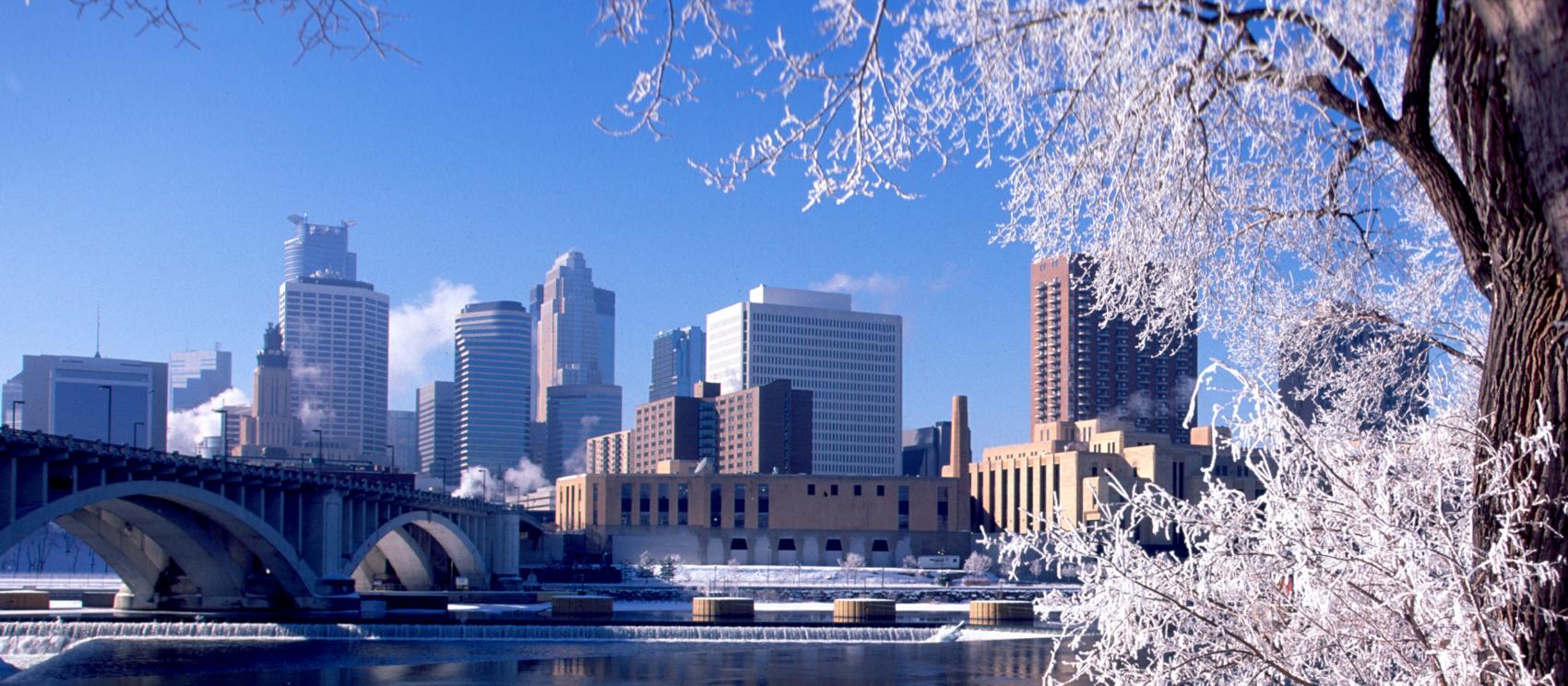 明尼阿波利斯城市微雪景致