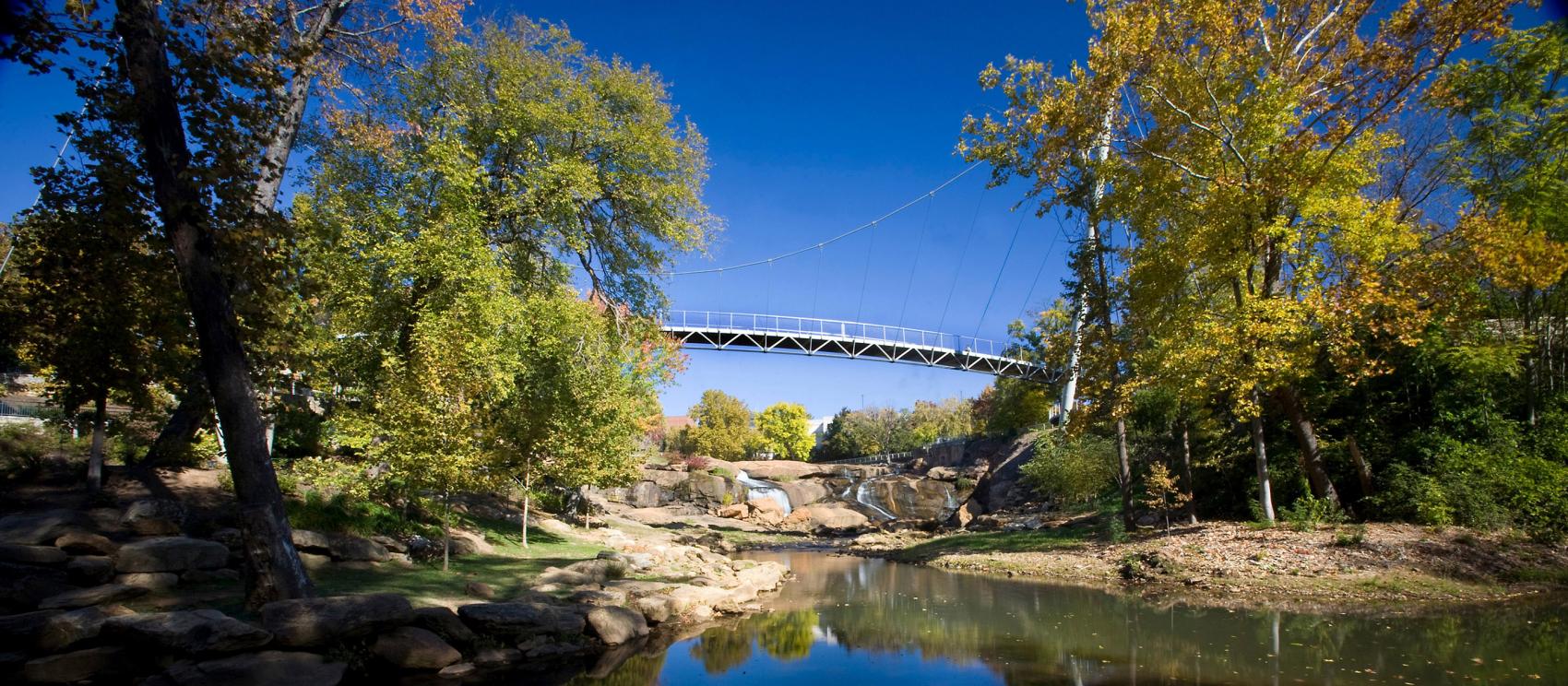 格林維爾蘆葦瀑布公園的招牌吊橋 格林維爾蘆葦瀑布公園的招牌吊橋