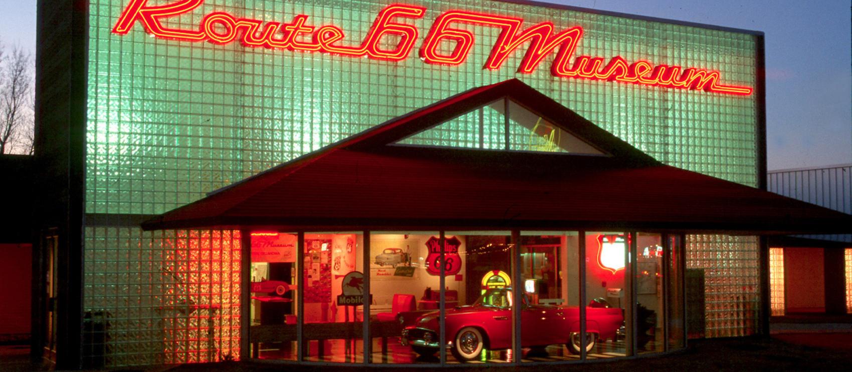 克林登的 66 號公路博物館霓虹燈看板