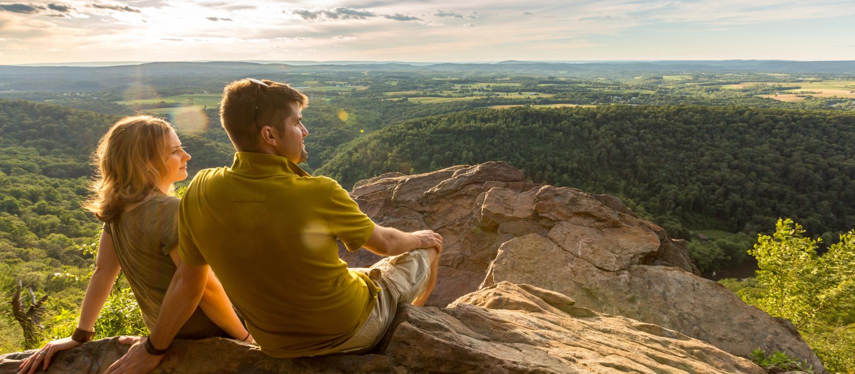 沿著阿帕拉契步道健行至鷹石觀景台放鬆心情