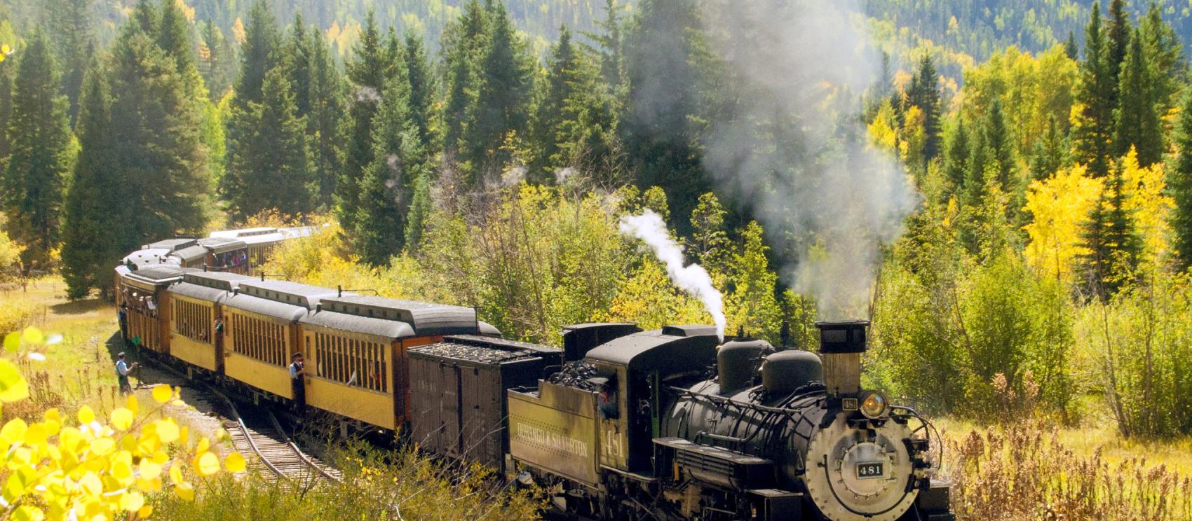 杜蘭戈和錫爾弗窄軌鐵路沿途的秋天景致